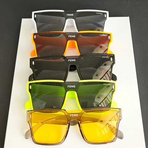 عینک آفتابی از برند فندی (فنگ)