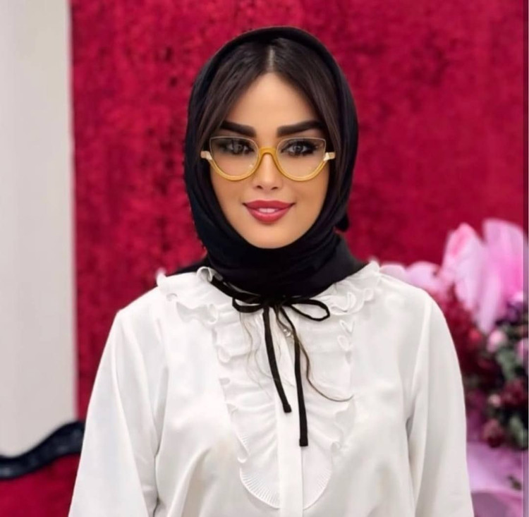 عینک طبی و بلوکات گربه ای جذاب